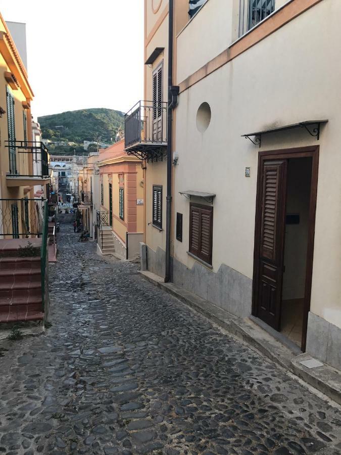 La Casetta Di Ninetta Isola di Ustica Exterior photo